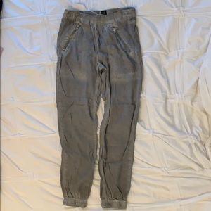 Grey washed look cargo jogger pants!